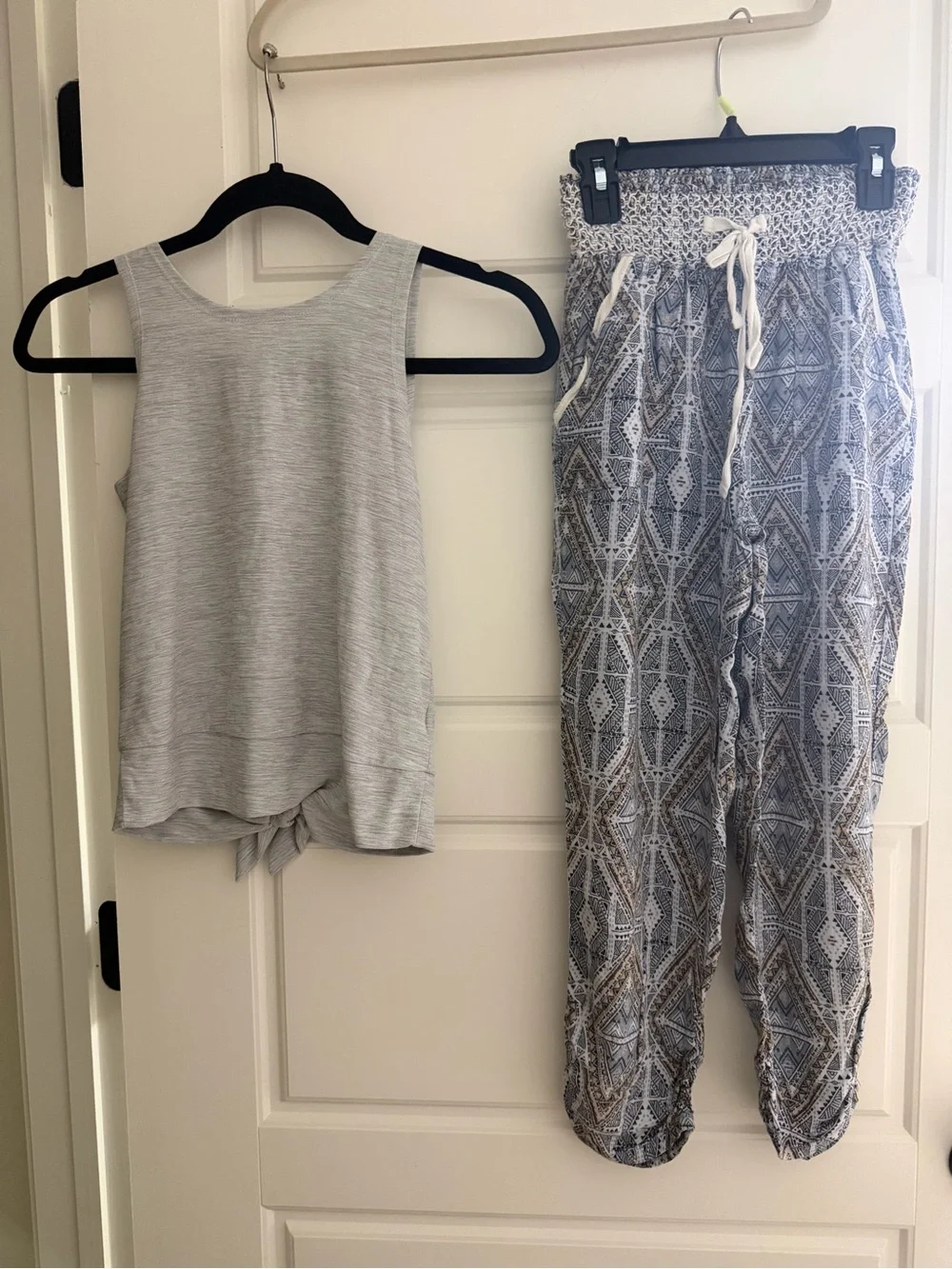 Old Navy Girls Gray Tank & Patterned Drawstring Pants Set